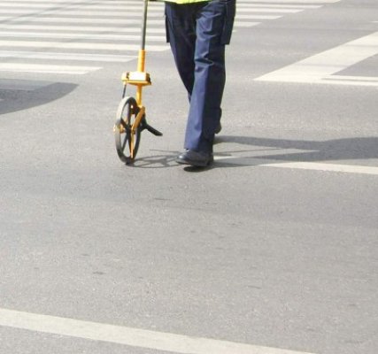 Minoră de 14 ani, lovită de un autoturism